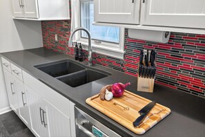 Microones, forn, placa de cuina i rentaplats
