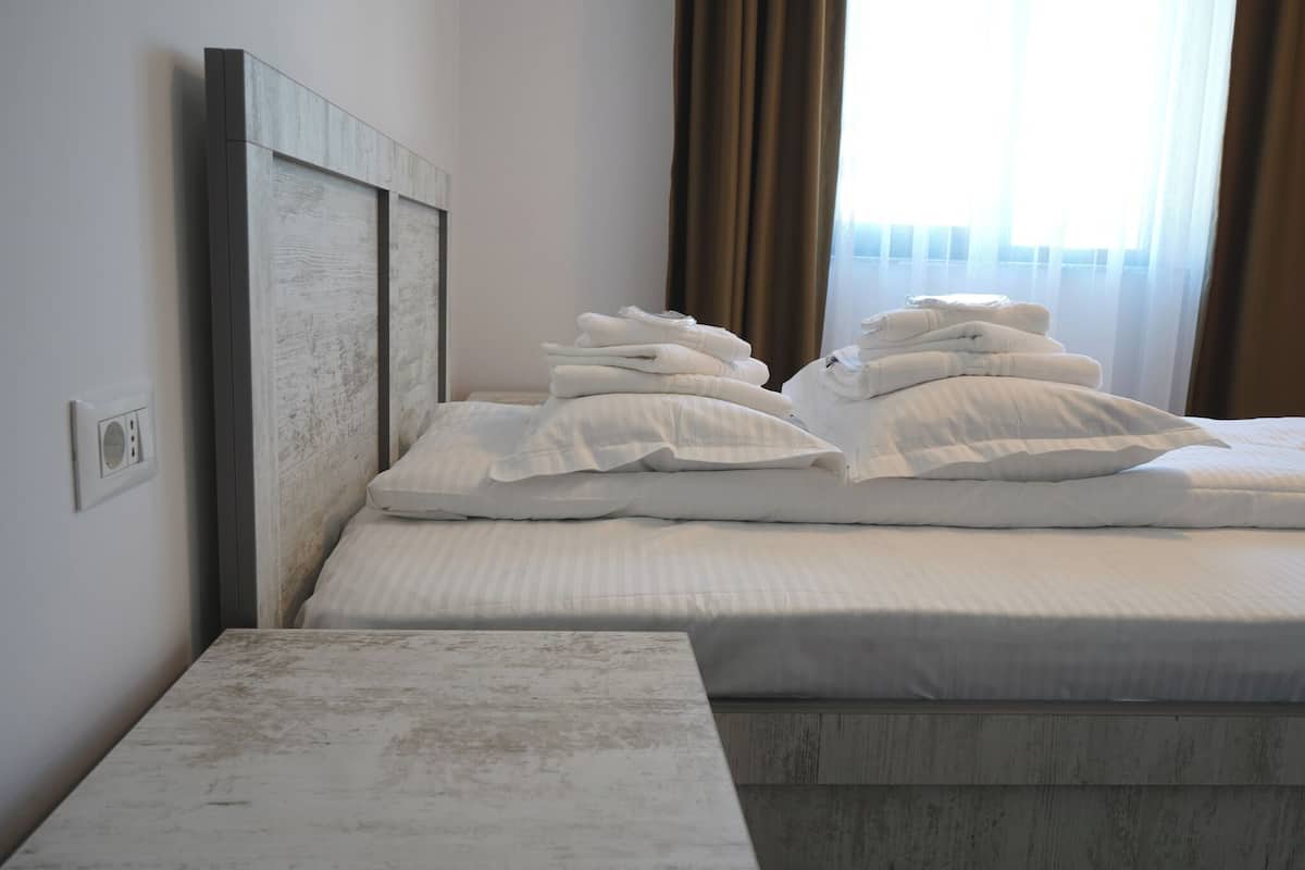 Basic Double Room, Balcony, Mountain View | Desk, laptop workspace, iron/ironing board, free WiFi