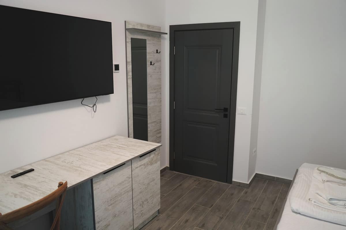 Comfort Double Room, Balcony, Mountain View | Desk, laptop workspace, iron/ironing board, free WiFi
