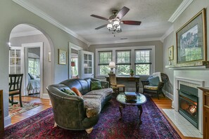 Smart TV, fireplace - Historic Grove Park Rental - Apt #3 (Asheville)