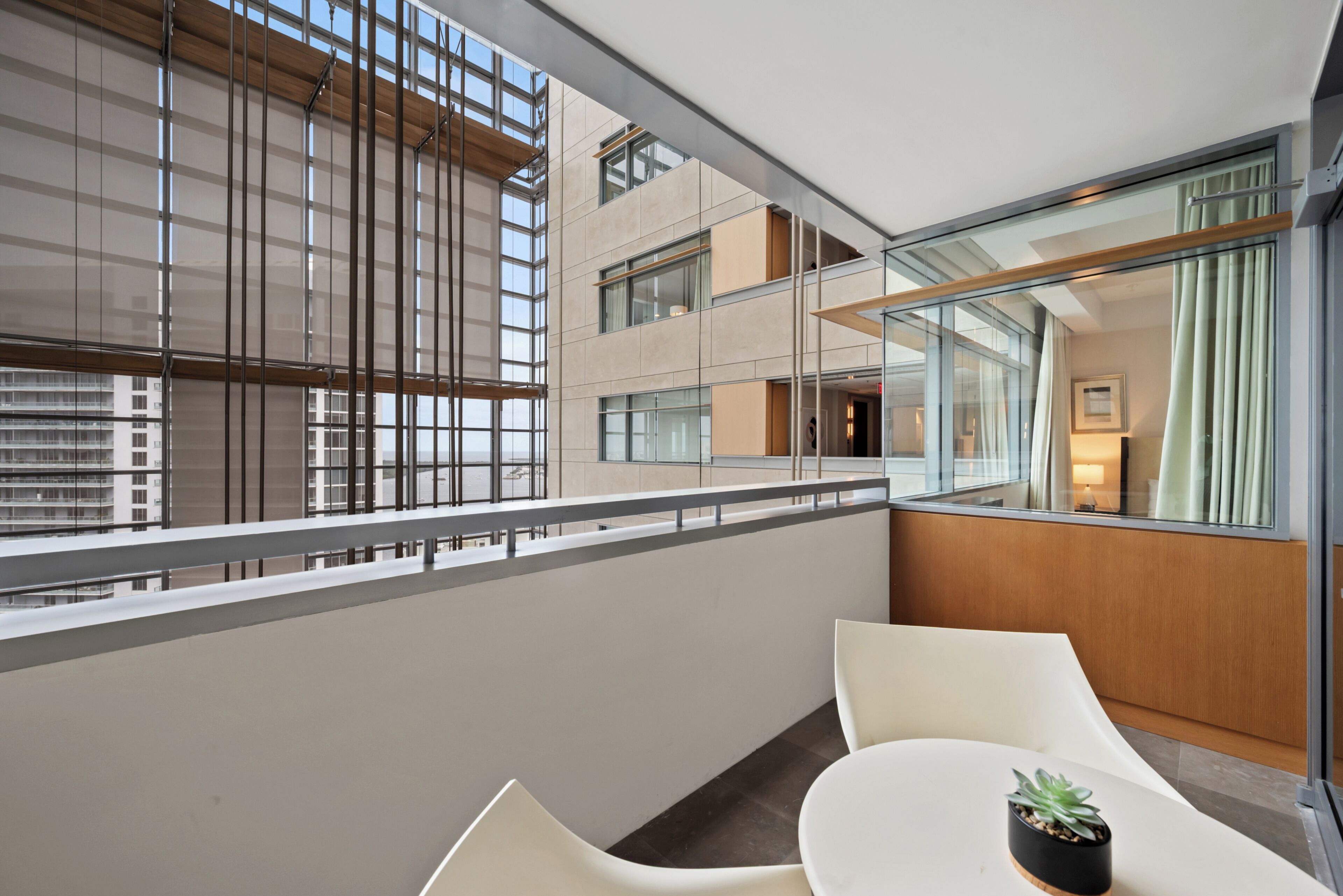 Deluxe Apartment | Balcony