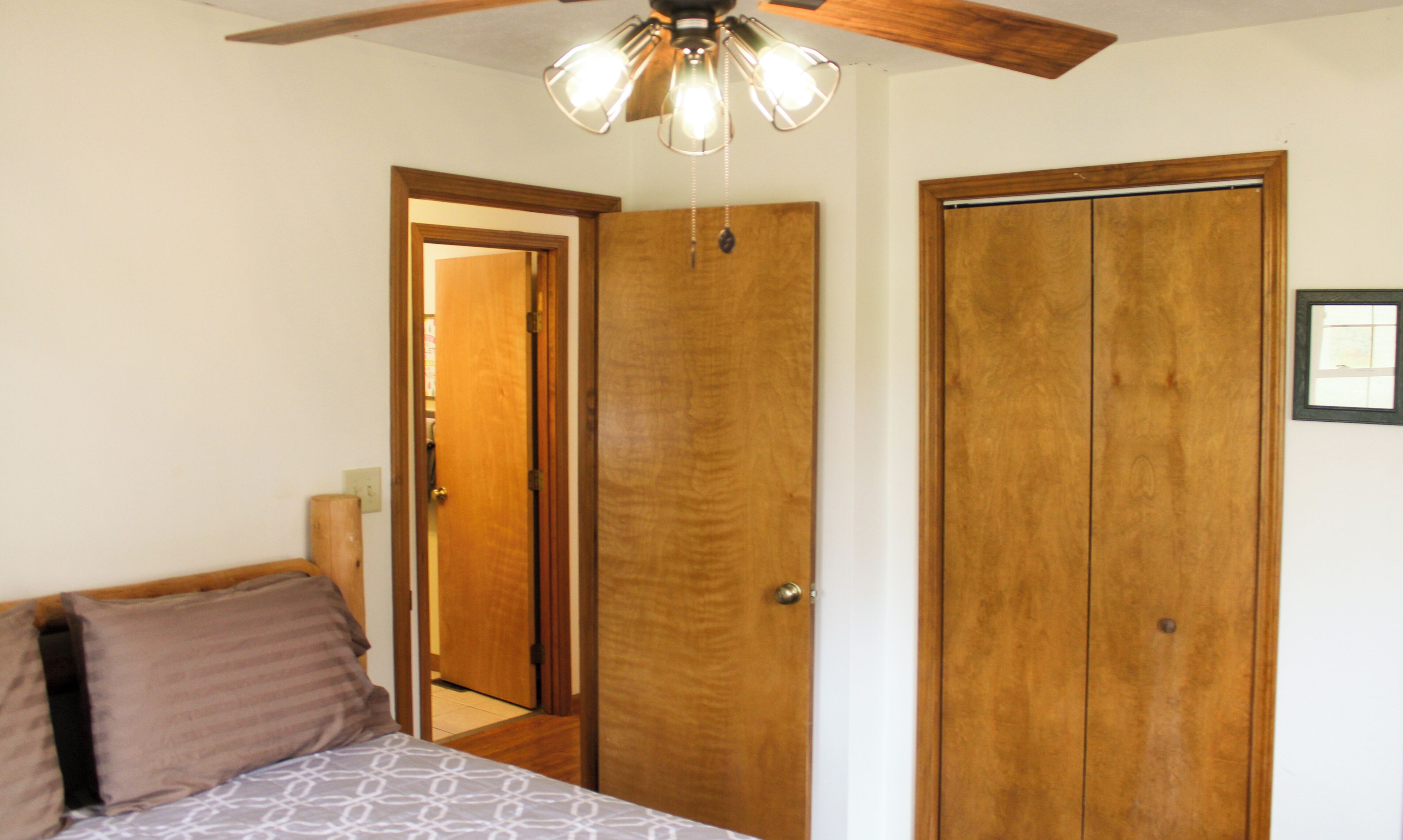 2 chambres, fer et planche à repasser, Wi-Fi gratuit, draps fournis
