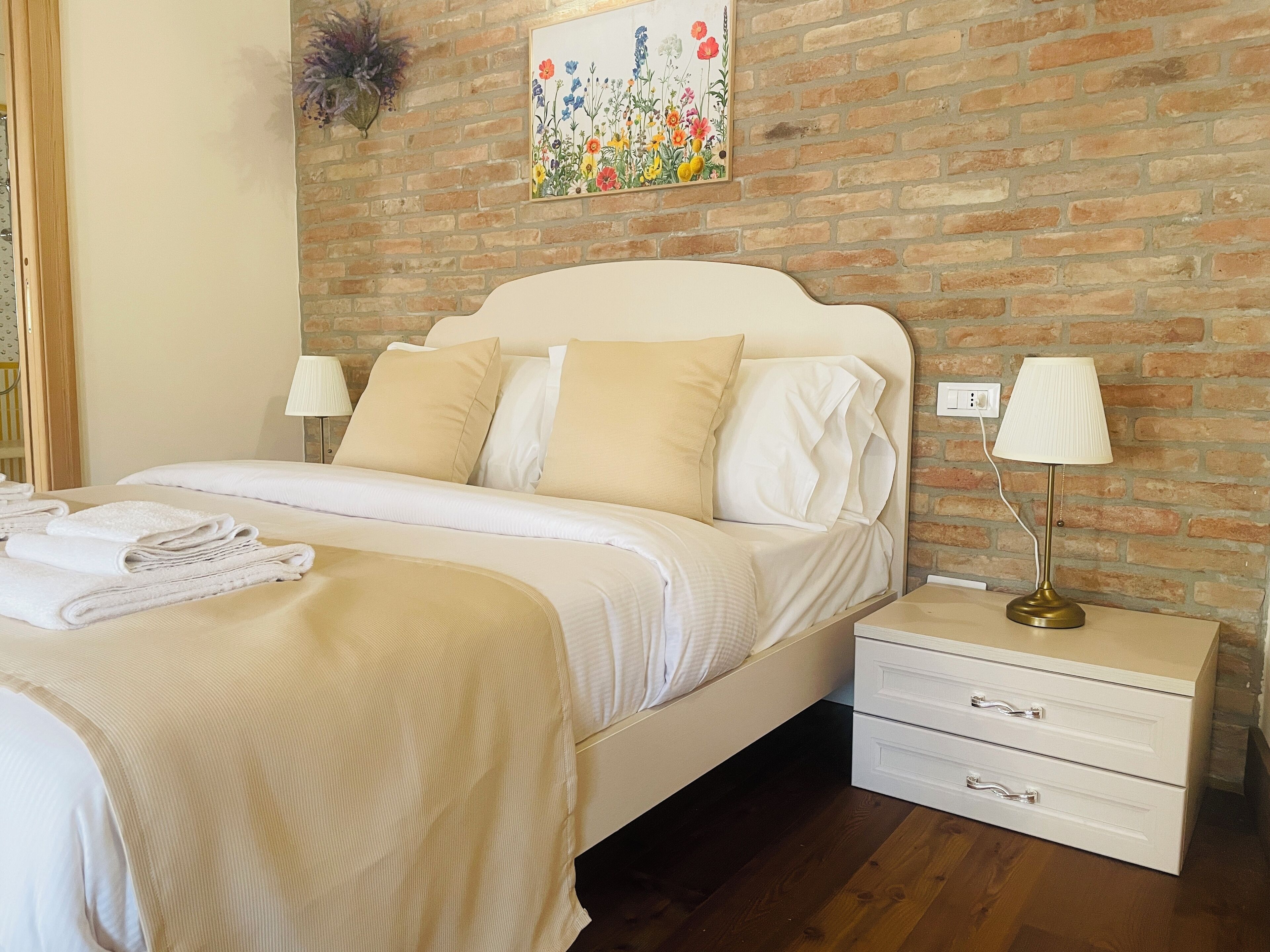 Superior Room | Minibar, desk, free WiFi, bed sheets