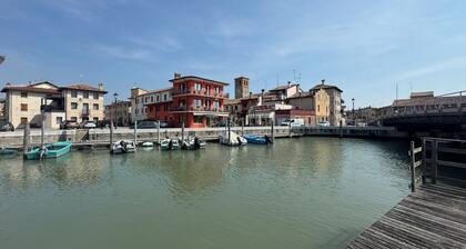 Recently renovated apartment in a quiet location between the port and the historic center!