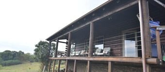 Get Away Cabin in Claysville ~ Covered deck~ Watch the Sunrise & Sunset~