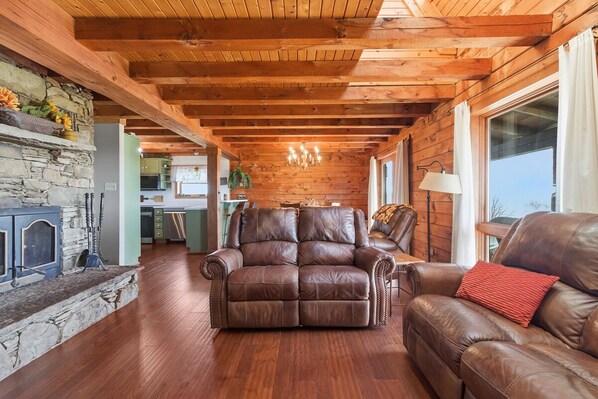 Télévision, cheminée