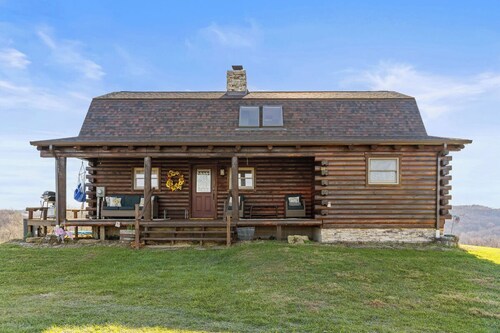 Get Away Cabin in Claysville ~ Covered deck~ Watch the Sunrise & Sunset~