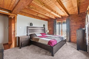 3 slaapkamers, een strijkplank/strijkijzer, internet, beddengoed