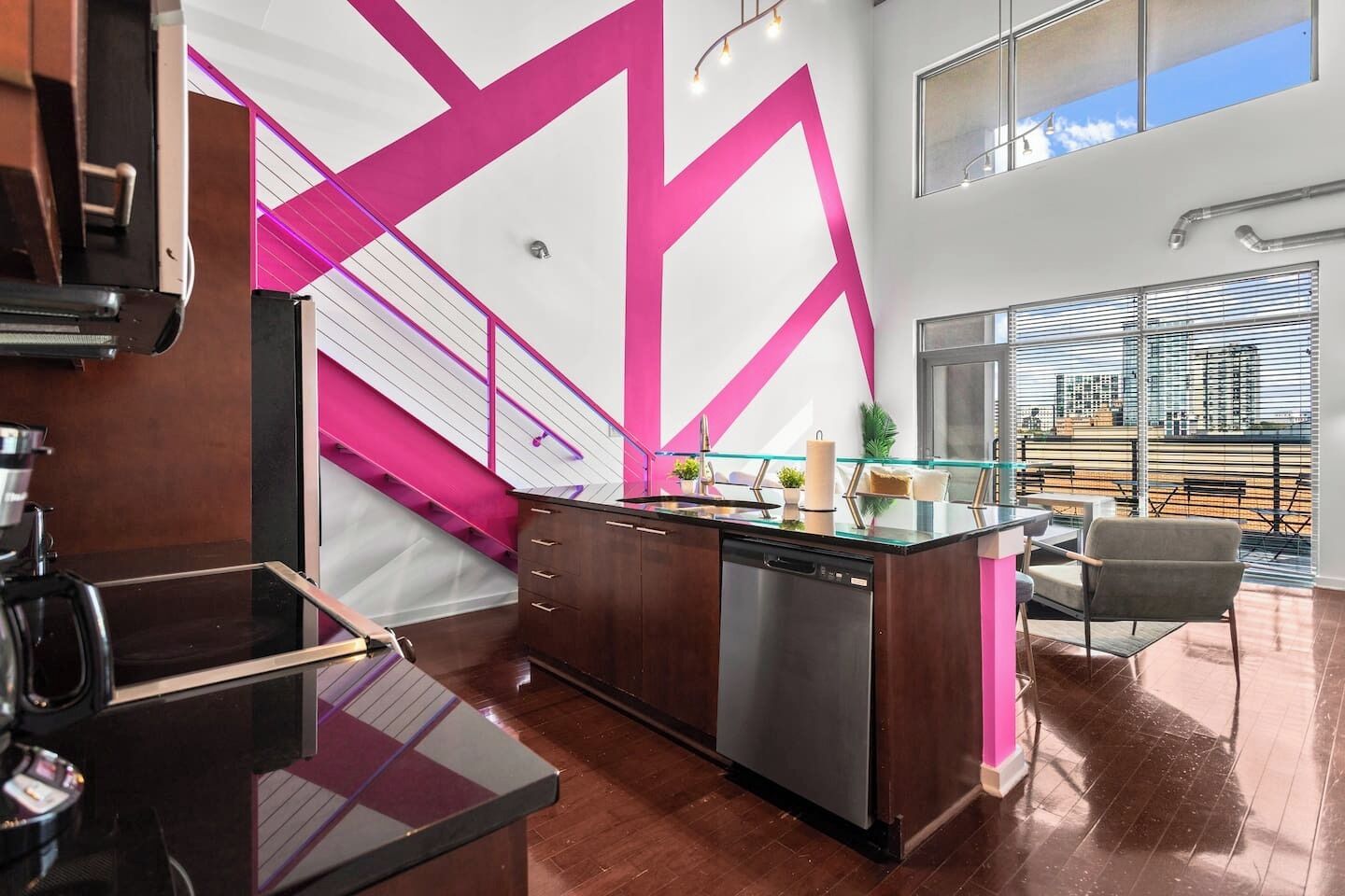 冰箱、微波炉、烤箱、炉灶