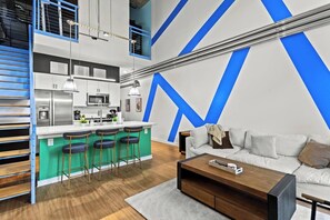 TV - Cozy 2-Bedroom Loft | Walkable Location (Atlanta)