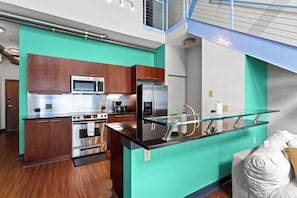 Fridge, microwave, oven, stovetop