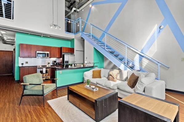 TV - Loft-Style 2BR near Midtown Atlanta (Atlanta)