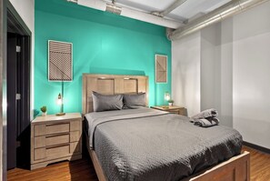 2 bedrooms, WiFi, bed sheets - Loft-Style 2BR near Midtown Atlanta (Atlanta)