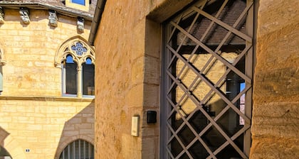 Duplex apartment in medieval center