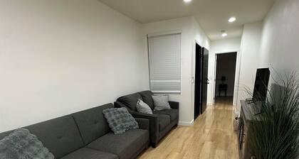 Charming 2-bedroom house in brilliant Fullerton with AC