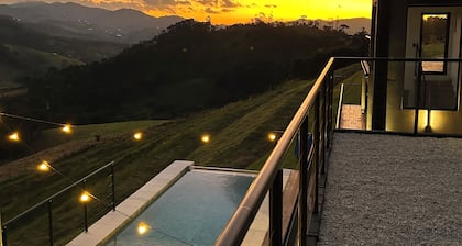 CASA MANTIQUEIRA - Gonçalves - MG - 16 guests - 6 suites - swimming pool - gym