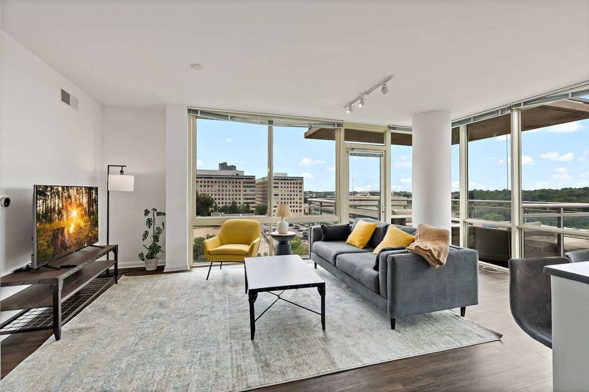 Apartamento superluxo, 2 quartos, aceita animais de estimação, vista para a cidade | Área de estar