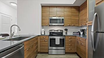 Departamento de lujo, 2 habitaciones, se aceptan mascotas, vista a la ciudad | Cocina privada