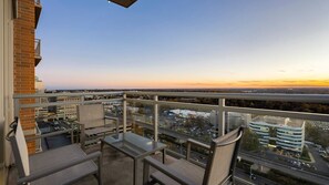 Apartament de luxe, 2 dormitoris, s'admeten animals de companyia, vistes a la ciutat | Terrassa o pati