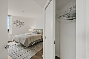 Luxury Apartment, 2 Bedrooms, Pets Allowed, City View | Soundproofing, iron/ironing board, free WiFi