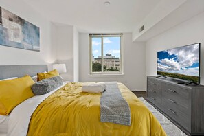 Luxury Apartment, 2 Bedrooms, Pets Allowed, City View