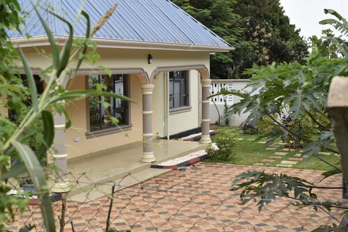 Marvelous 4-bedroom apartment with AC in Moshi