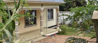 Marvelous 4-bedroom apartment with AC in Moshi