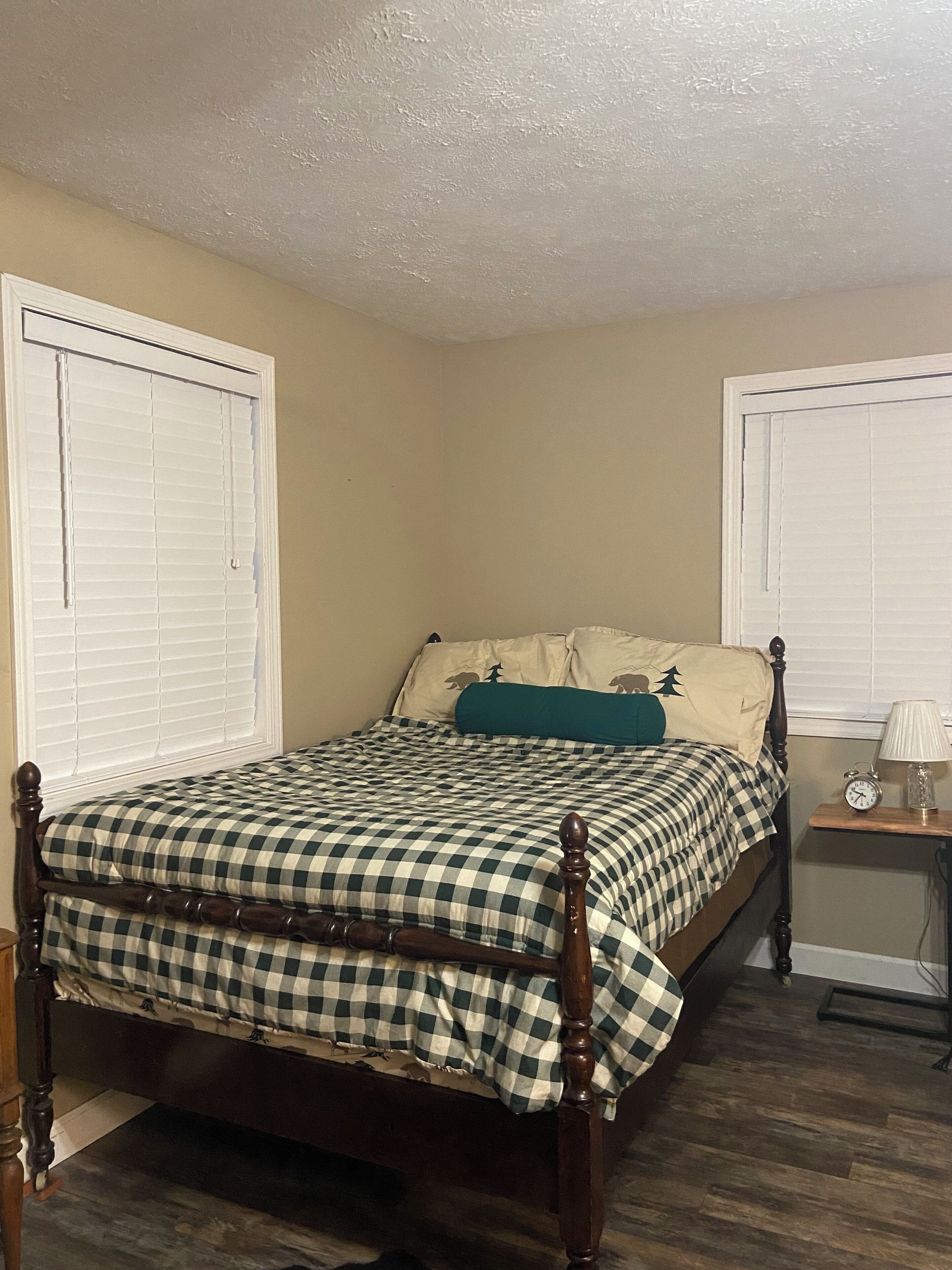 1 bedroom, travel crib, WiFi, bed sheets