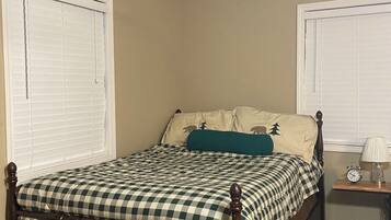 1 bedroom, travel crib, WiFi, bed sheets