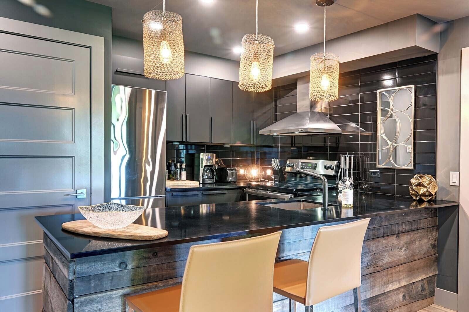 Design Condo, Patio, Mountain View | Private kitchen | Full-size fridge, microwave, oven, stovetop