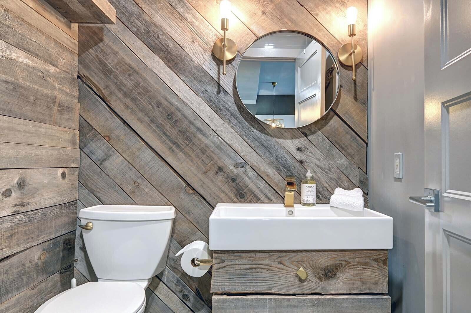 Design Condo, Patio, Mountain View | Bathroom