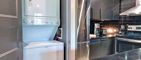 Design Condo, Patio, Mountain View | Laundry