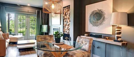 Design Condo, Patio, Mountain View | In-room dining