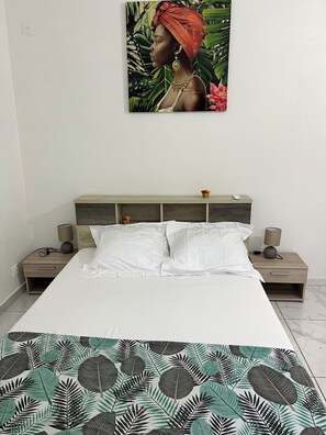 2 bedrooms, iron/ironing board, WiFi, bed sheets