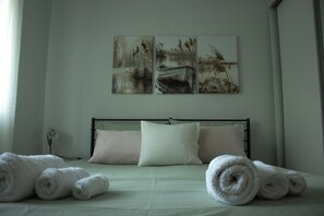 1 habitación, tabla de planchar con plancha y internet