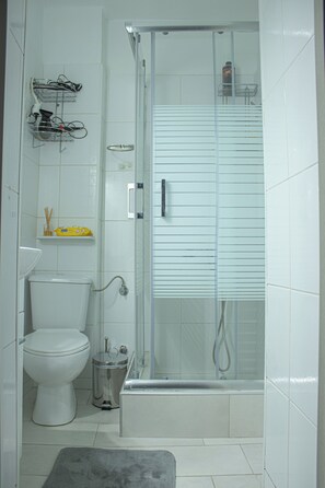 Hair dryer, towels, soap, toilet paper - Luna Residence (Thessaloniki)