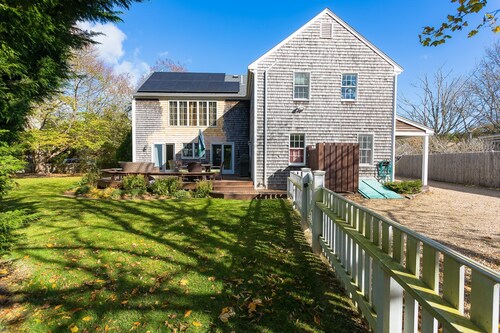 Edgartown Escape – Walk to Beach & Downtown