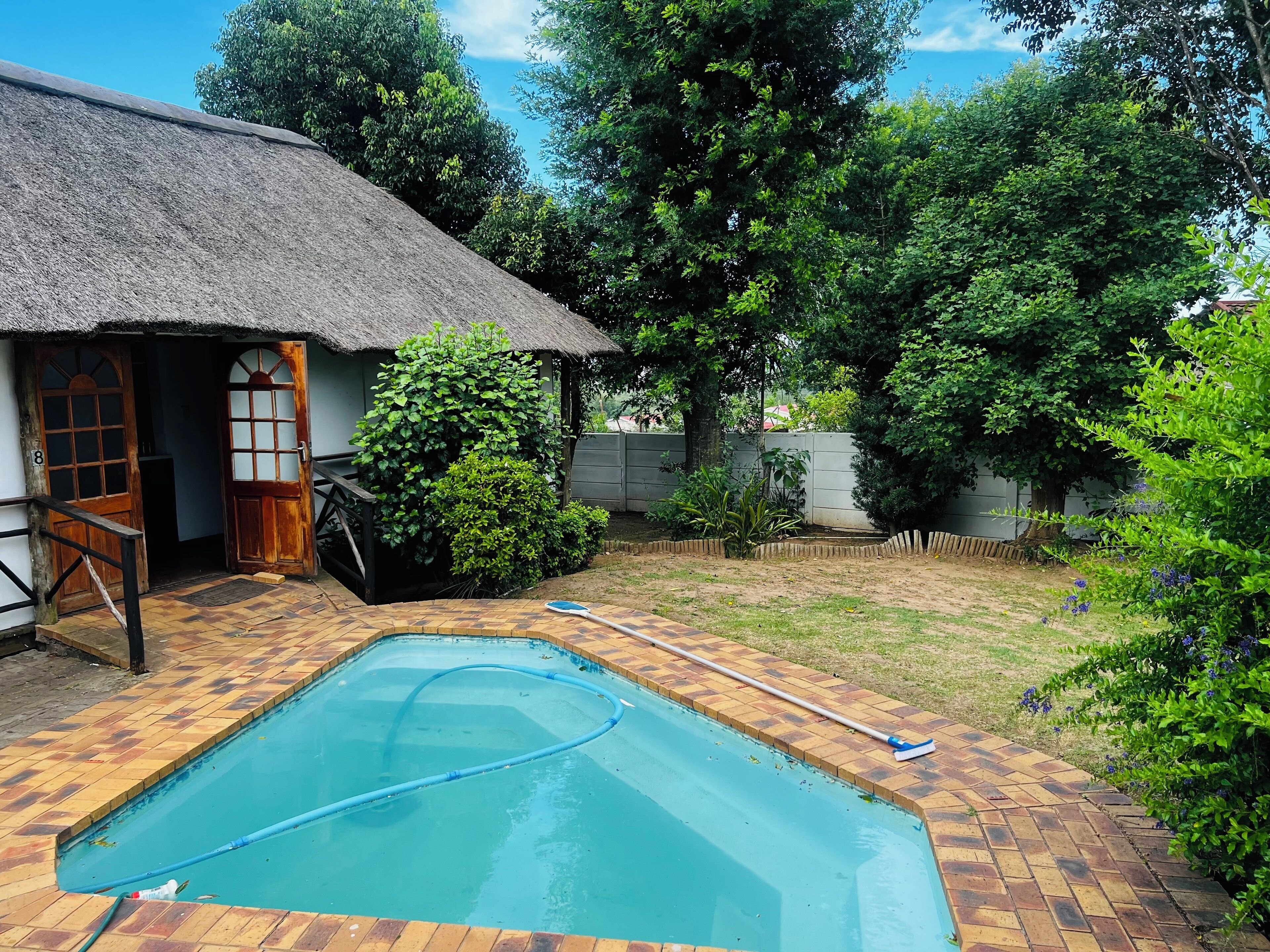 Kolam renang outdoor