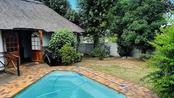 Kolam renang outdoor