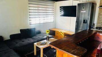 Traditional Cabin | Living area