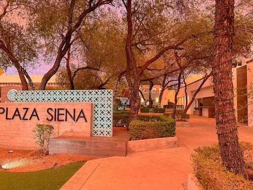 Family House w/Alberca 5 min Airport/Consulate