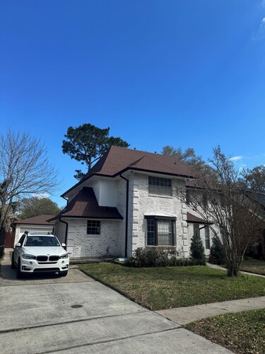 Luxury Home: 4 Beds 2.5 Baths. 7 mnts from Airport
