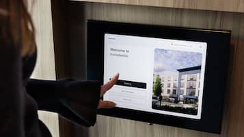 Inn-/utsjekkingsautomat