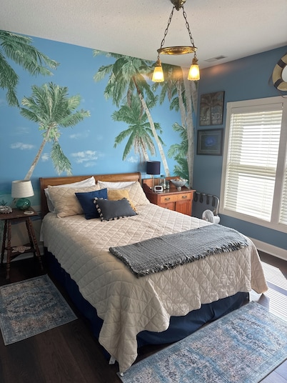 Victorian Home Retreat Near Pella