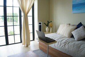 2 bedrooms, desk, iron/ironing board, free WiFi - Casa Venado - Elegant 2-Bedroom Home with Private Pool, WiFi, and Pet-Friendly. (Mérida)