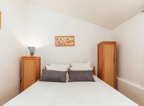 Acceso a internet y ropa de cama