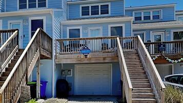 Studio (3 Bedrooms) | Property amenity