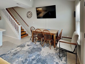 Studio (3 Bedrooms) | Property amenity