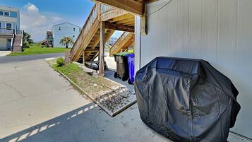 Studio (3 Bedrooms) | Property amenity