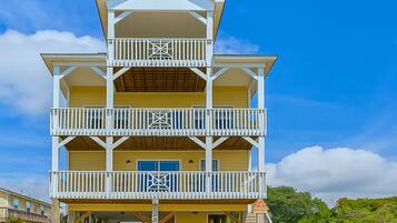 Studio (4 Bedrooms) | Front of property